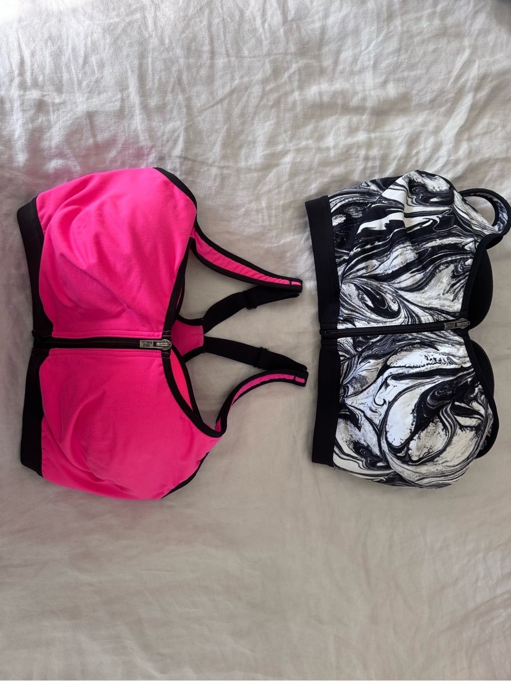 Victoria’s Secret Women’s Pink Front-Zip Sports Bra